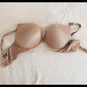 Victoria’s Secret Bombshell Plunge
